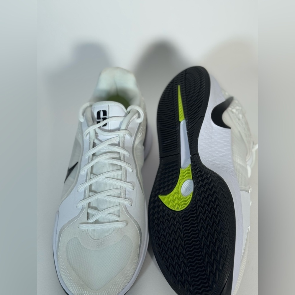 NWOB Nike Sabrina 2 Basketball Shoes - Picture 5 of 7